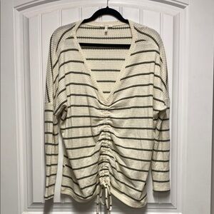 Maurices Green and Cream Ruched Long Sleeve Blouse